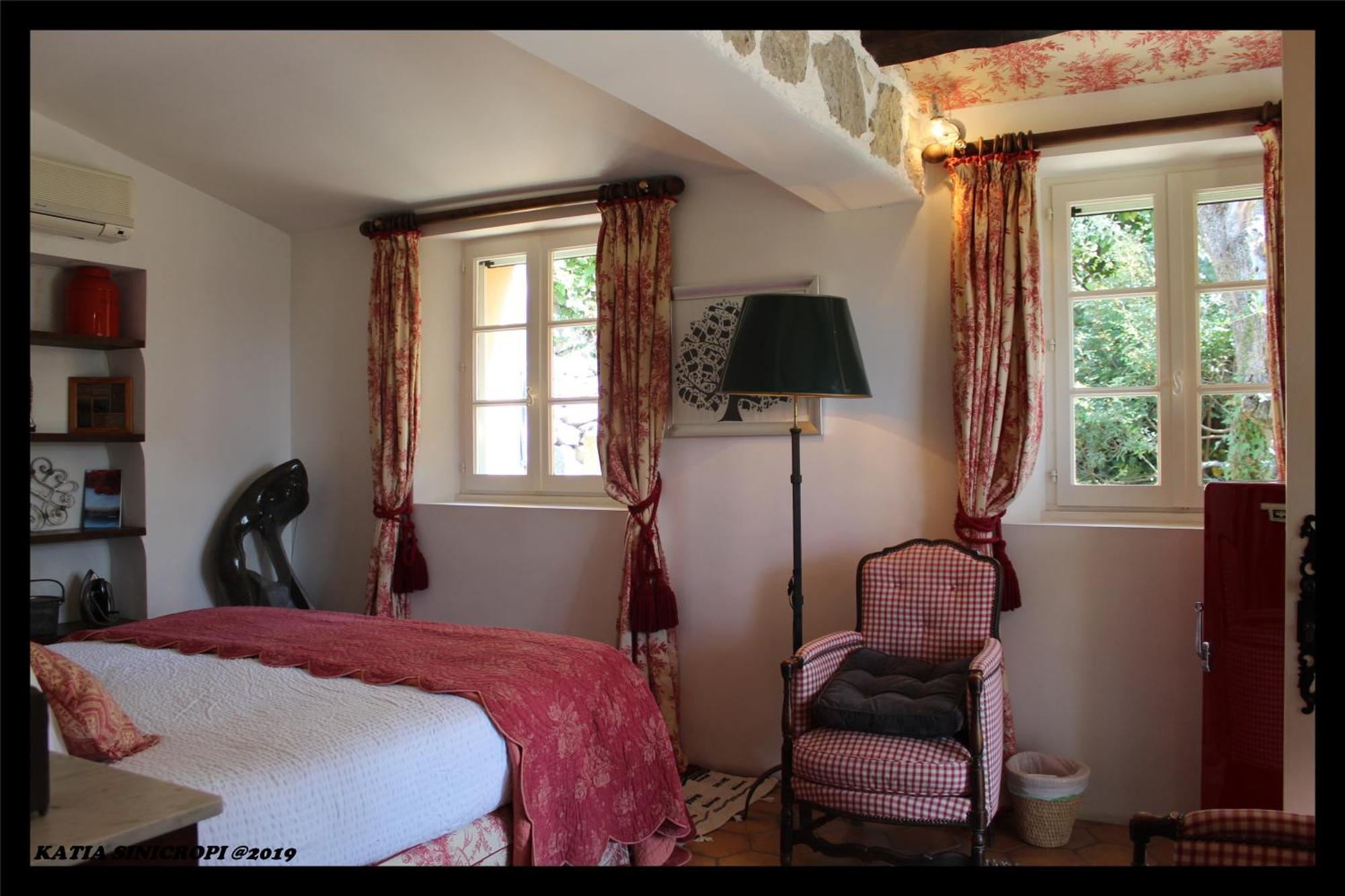 Domaine Des Tilleuls D'Or Saint-Cézaire-sur-Siagne Pokoj fotografie